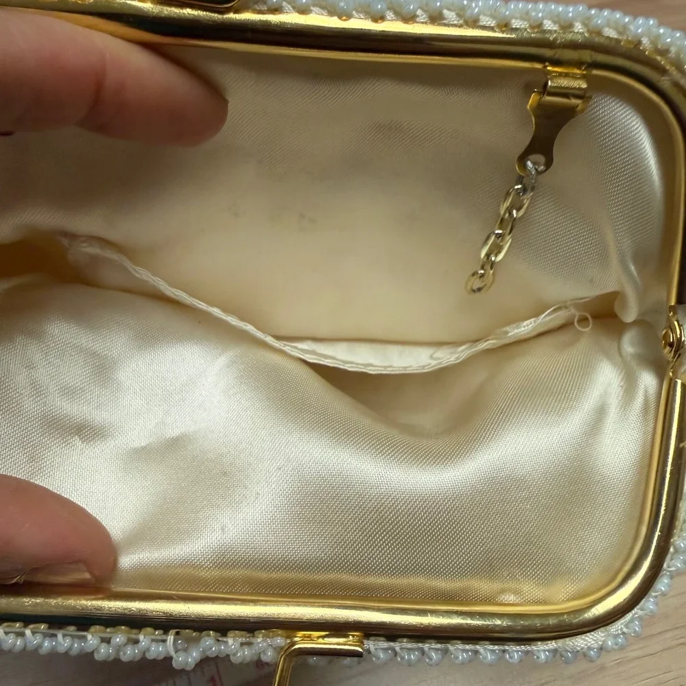 Vintage Handmade Beaded Sequin Evening Clutch Ivory Gold Kiss Lock Hong Kong